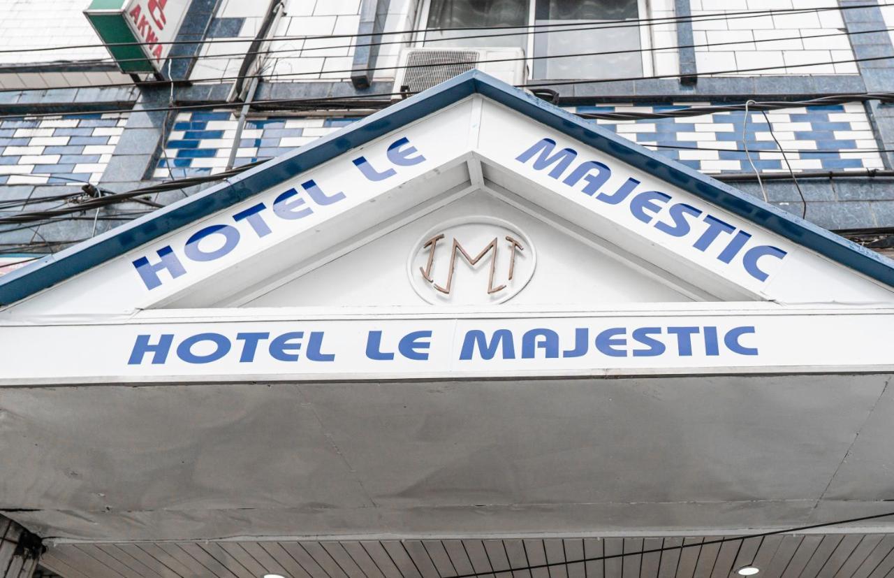 Hotel Le Majestic Дуала Экстерьер фото
